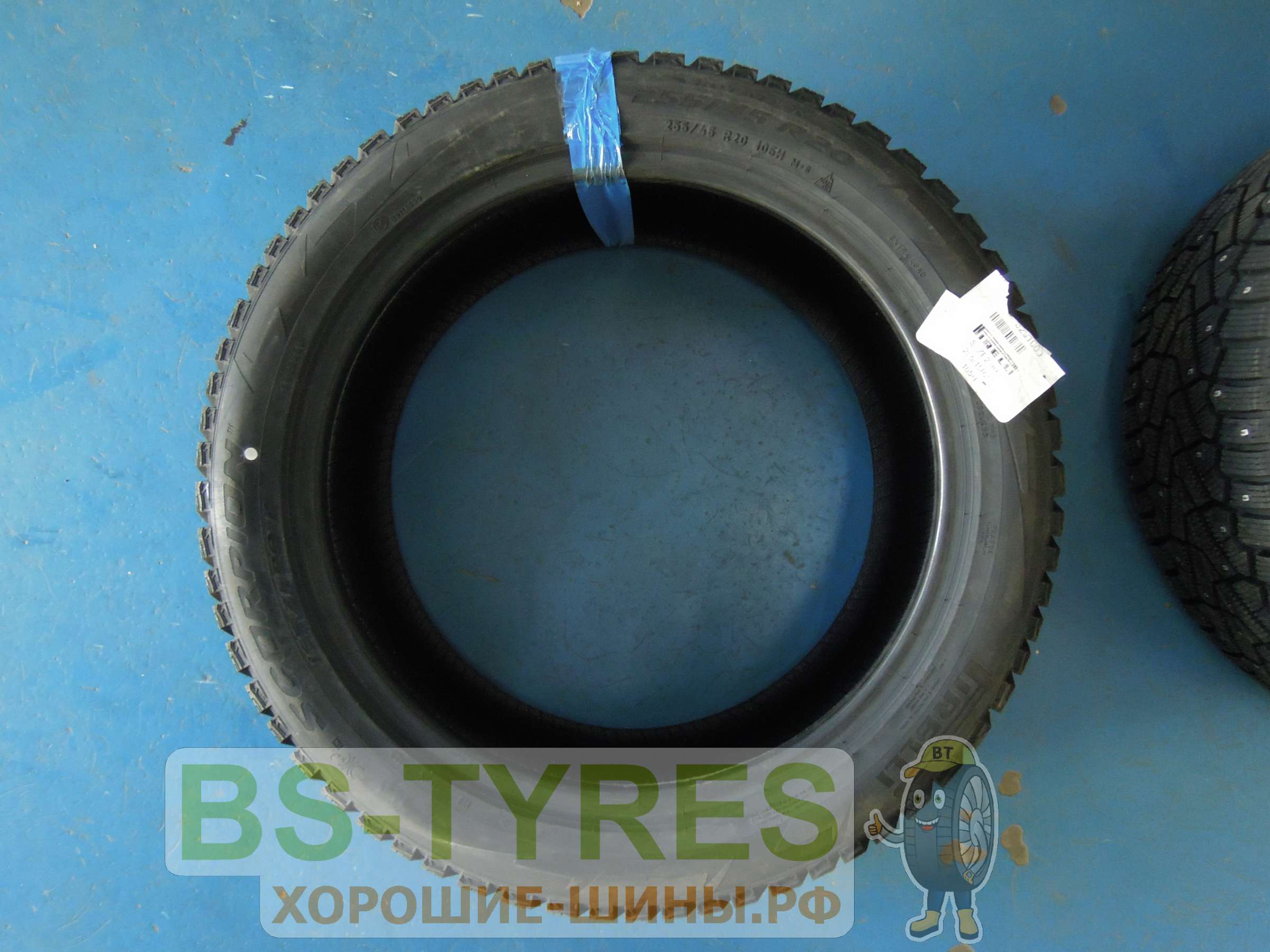 Pirelli Scorpion Ice Zero 2 255/45 R20 105H купить в Москве, зимняя ...