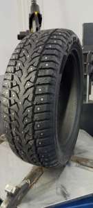 Royal Black Stud II 215/55 R18 99T