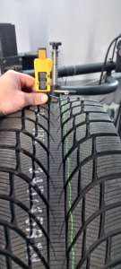 Kumho Wintercraft WI51 245/45 R19 102T