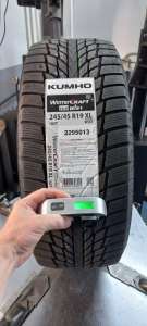 Kumho Wintercraft WI51 245/45 R19 102T