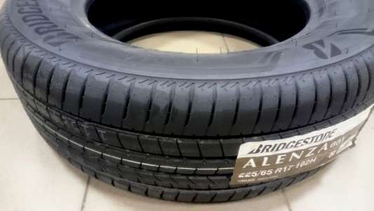 Bridgestone Alenza 001 235/60 R20 108H (уценка)