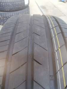 Kumho Ecsta HS52 235/45 R18 98W