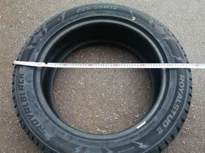 Royal Black Stud II 225/55 R19 103T